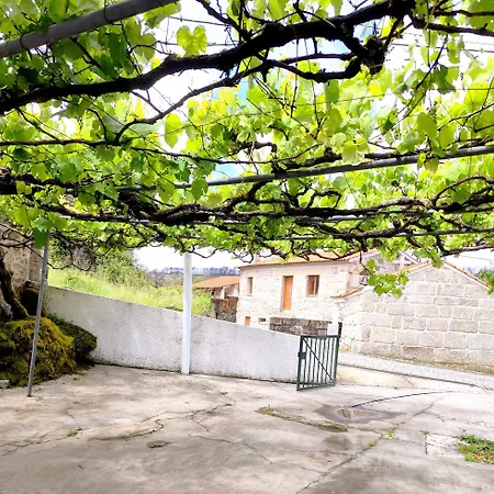 Casa D'os Eiras * אגיאר דה ביירה